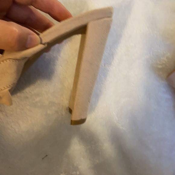 Hard to let go of!!!! LOVE!!Everything ab these heels is so unique and girly:) - Picture 7 of 8